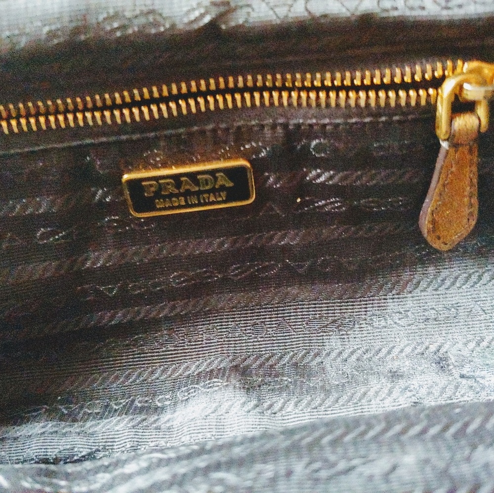Prada purse - Rare gold soft leather - Picture 3 of 8